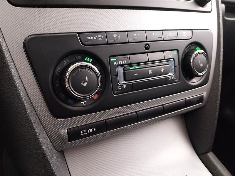Škoda Octavia (2011) Elegance 1.4 TSI, Serv.kniha - fotka 13 z 20