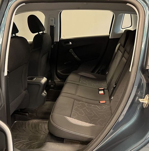 Peugeot 2008 1.2 PURE TECH ACTIVE - fotka 10 z 16