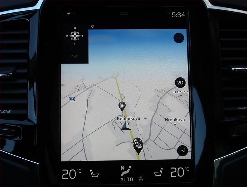 Volvo XC90 (2015) D5 AWD - fotka 21 z 25