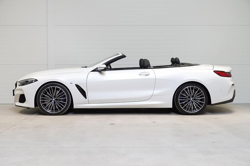BMW Řada 8 BMW 850i Xdrive cabrio - fotka 5 z 44