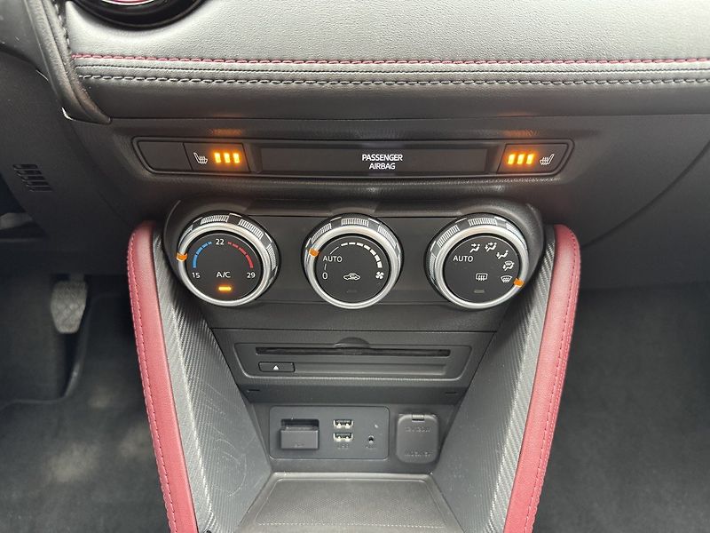 Mazda CX-3 (2015) 2.0i G-150 AWD SportsLine LED - fotka 9 z 48