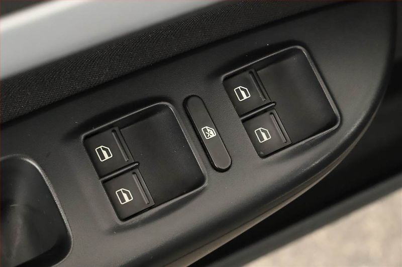 Škoda Octavia (2011) Scout 2.0 TDI, 4X4, Automat - fotka 15 z 18