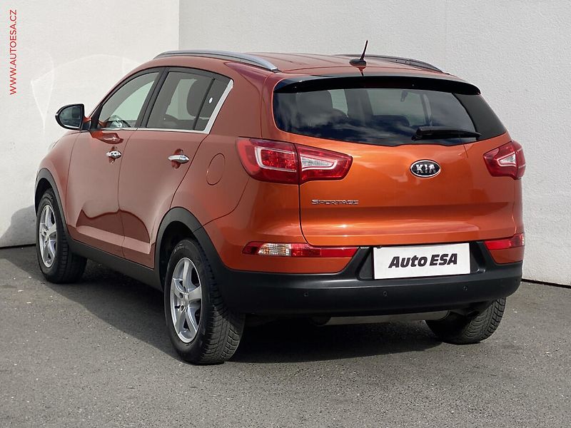 Kia Sportage (2011) 2.0 GDi, Spirit, AT, xenon - fotka 6 z 16