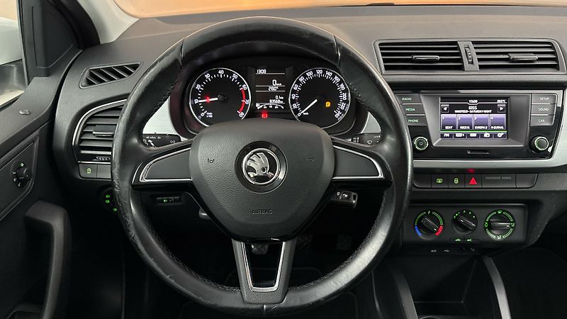 Škoda Fabia 1.0 TSI Ambition - fotka 9 z 23