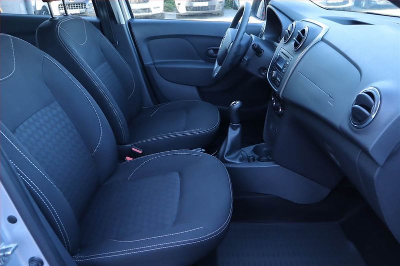 Dacia Logan (2016) 1.2 16V, Park. senzory - fotka 9 z 16