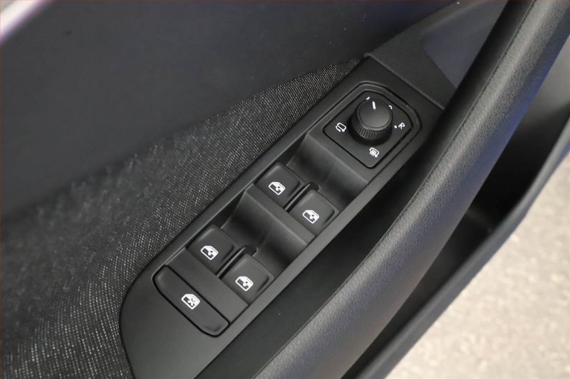 Škoda Scala (2023) Style 1.0 TSI, Automat, ČR - fotka 16 z 16