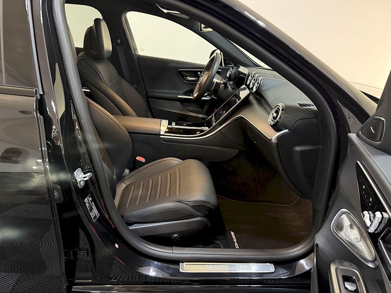 Mercedes-Benz Třídy C C200 AMG FCL CZ 1.maj. - fotka 38 z 42