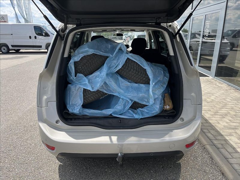 Citroën C4 SpaceTourer 1,5   HDi Feel 7 míst - fotka 6 z 21
