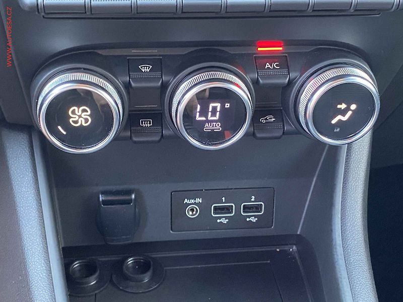 Renault Captur (2021) 1.0 TCe, LED, navi - fotka 14 z 17