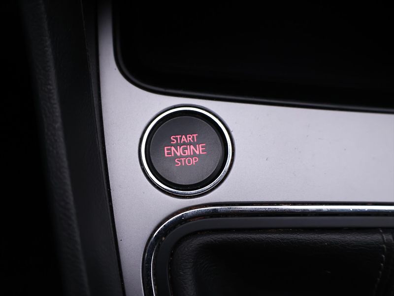 Seat Leon 1,4 TSI 92kW Xcellence CZ DPH - fotka 21 z 30