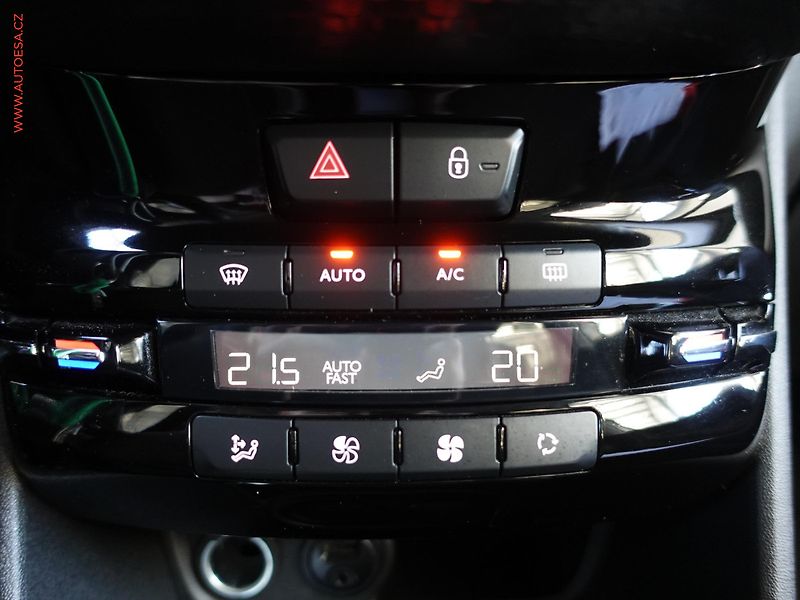 Peugeot 208 (2017) 1.2PT, GT Line, navi, TZ - fotka 20 z 22