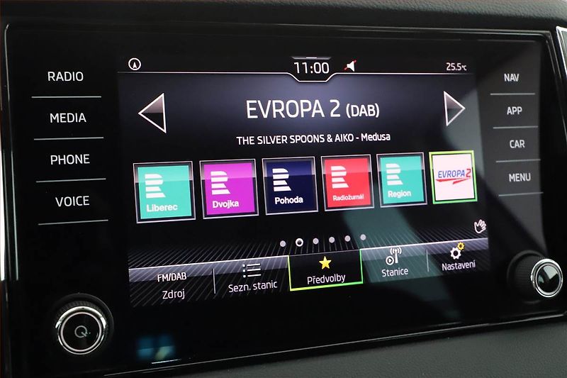 Škoda Karoq (2024) Style 1.5 TSI - fotka 9 z 15