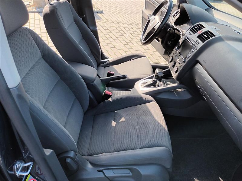 Volkswagen Golf 1,6 75kw,AUTOMAT,SERVISKA - fotka 21 z 35