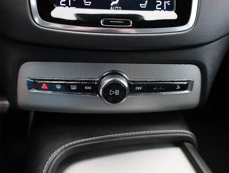 Volvo XC90 (2021) B6 AWD - fotka 15 z 22