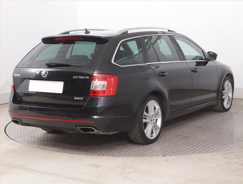 Škoda Octavia (2016) RS 2.0 TSI, Automat, Kůže - fotka 5 z 16