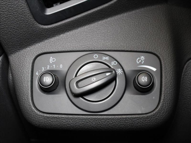 Ford Grand C-MAX 2,0 TDCI 110kW 7-míst 126tkm. - fotka 16 z 19