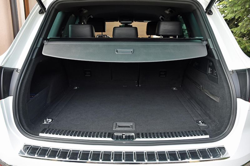 Volkswagen Touareg 3.0 TDi V6 DSG 4M,R-LINE,FACE - fotka 41 z 50