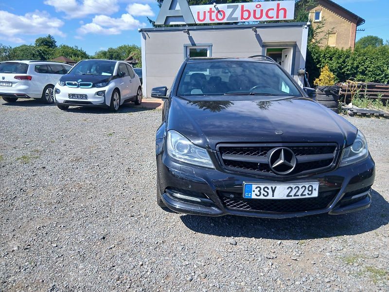 Mercedes-Benz Třídy C 180 CDI, AMG optik, Facelift - fotka 6 z 39