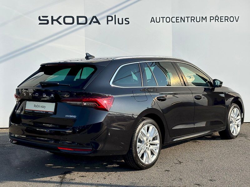 Škoda Octavia (2025) 1.5 TSI 110kW DSG Exclusive Se - fotka 2 z 35