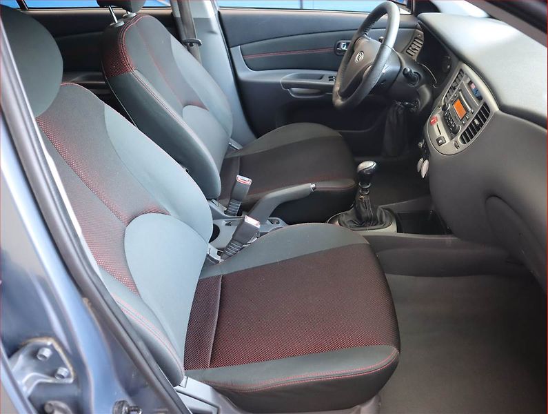 Kia Rio (2007) 1.4 16V, po STK - fotka 9 z 15