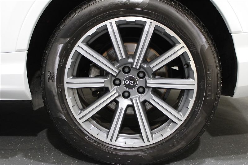 Audi Q7 3,0 TDI quattro  S line - fotka 36 z 37