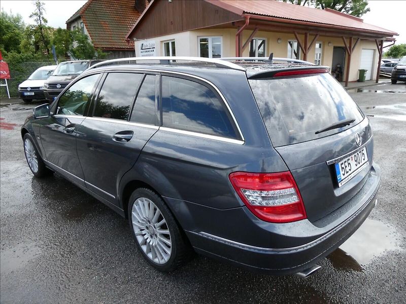 Mercedes-Benz Třídy C 3,0 350D V6 170kW 2x kola, AUT - fotka 5 z 29
