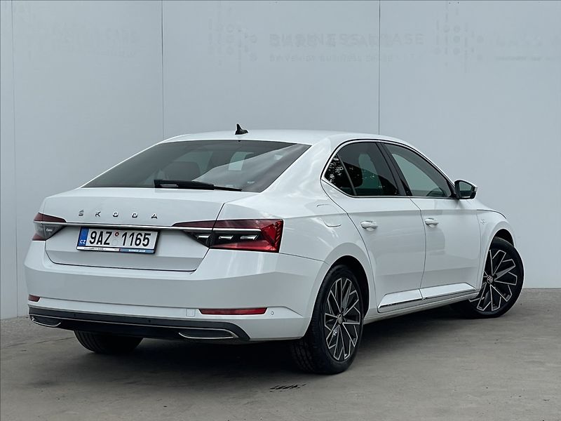 Škoda Superb 2,0 TDI DSG L&K TAŽNÉ+DCC+ACC - fotka 3 z 25
