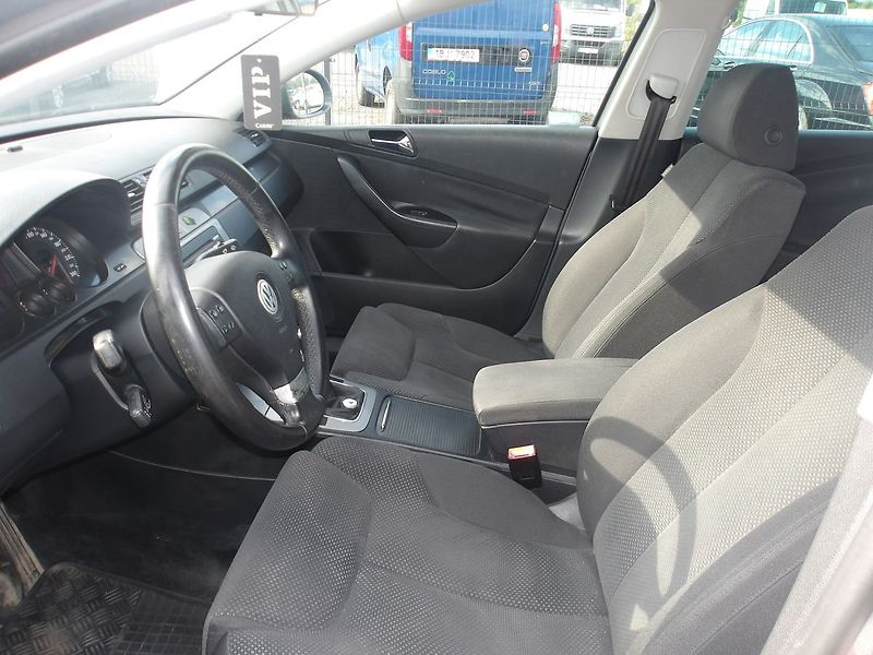 Volkswagen Passat 2,0FSi - fotka 19 z 42