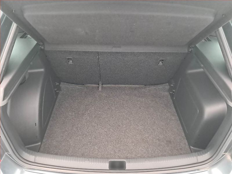 Škoda Rapid (2015) Spaceback 1.2 TSI, Tempomat - fotka 14 z 17