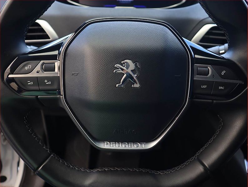 Peugeot 3008 (2018) 1.2 PureTech, Serv.kniha, Kůže - fotka 22 z 23