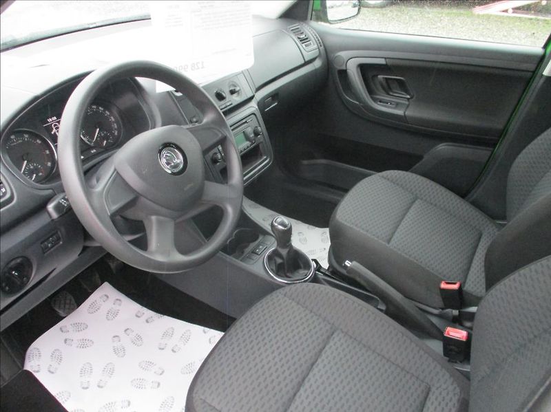 Škoda Fabia 1,2 TSI, klima, serv. kniha, - fotka 17 z 39