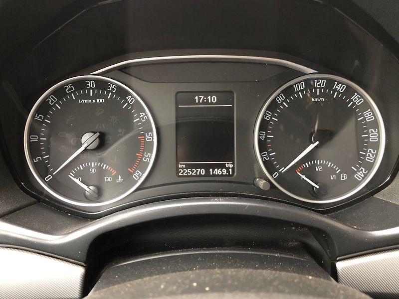 Škoda Octavia (2012) 1.6 TDi, 4x4, navigace - fotka 18 z 31