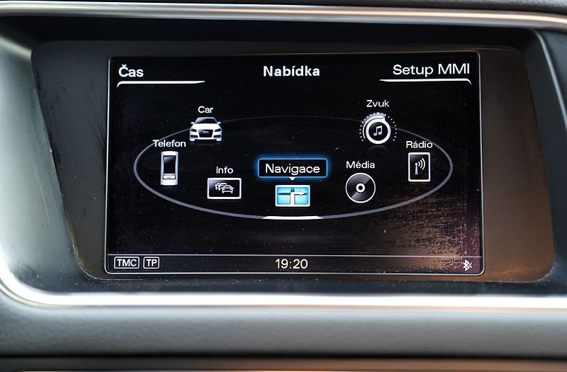 Audi Q5 2.0 TDI/Quattro/DSG/kůže/180PS - fotka 42 z 48