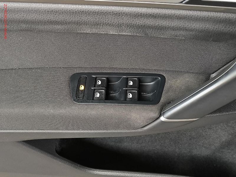 Volkswagen Golf Sportsvan (2017) 1.6TDi, DSG - fotka 17 z 17