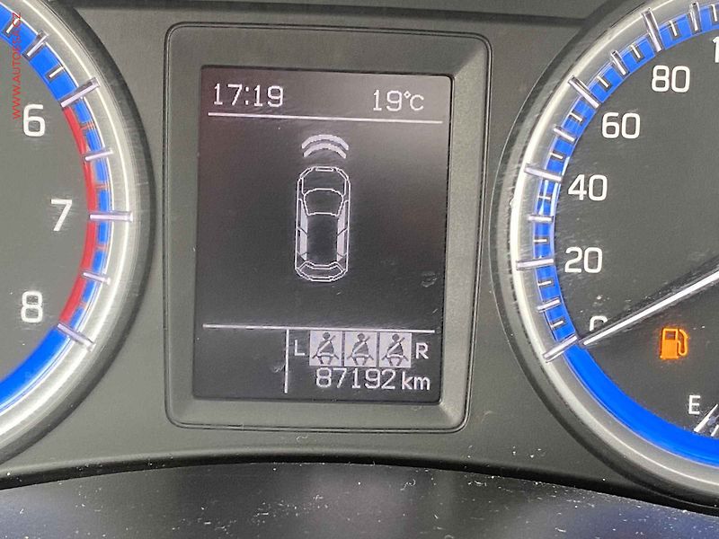 Suzuki S-Cross (2014) 1.6 VVT, Bixen, panor, kůže - fotka 18 z 20