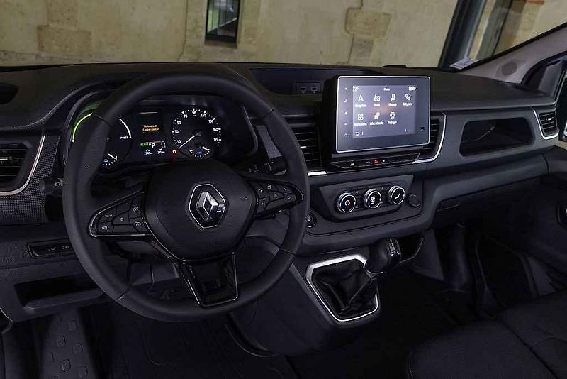 Trafic doplňuje řadu elektrických dodávek Renaultu
