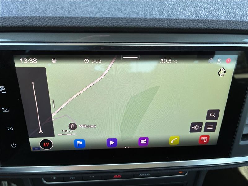 Seat Ateca 2,0 TDI 4X4 TAŽNÉ KAMERA - fotka 23 z 39