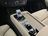 Volvo XC90 (2026) B5 AWD AUT BRIGHT PLUS 7míst - náhled 31