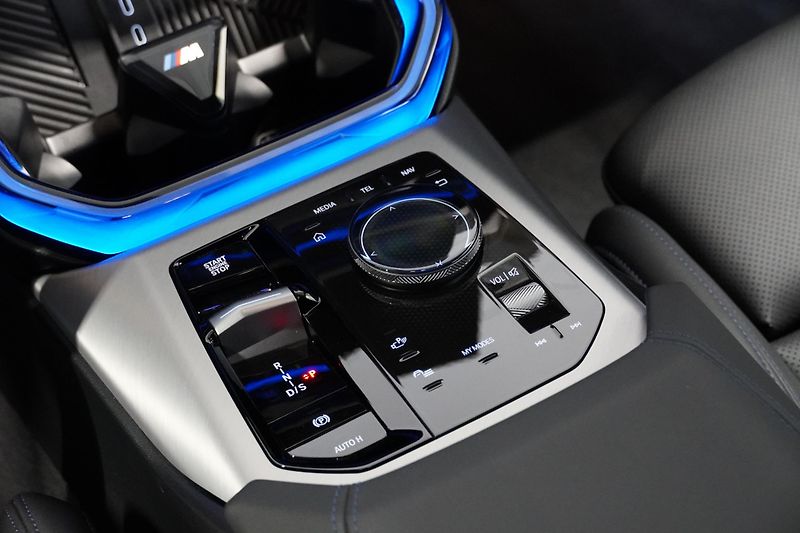 BMW X3 Xdrive20d,M-paket,ČR,HUD,Tažné - fotka 24 z 37