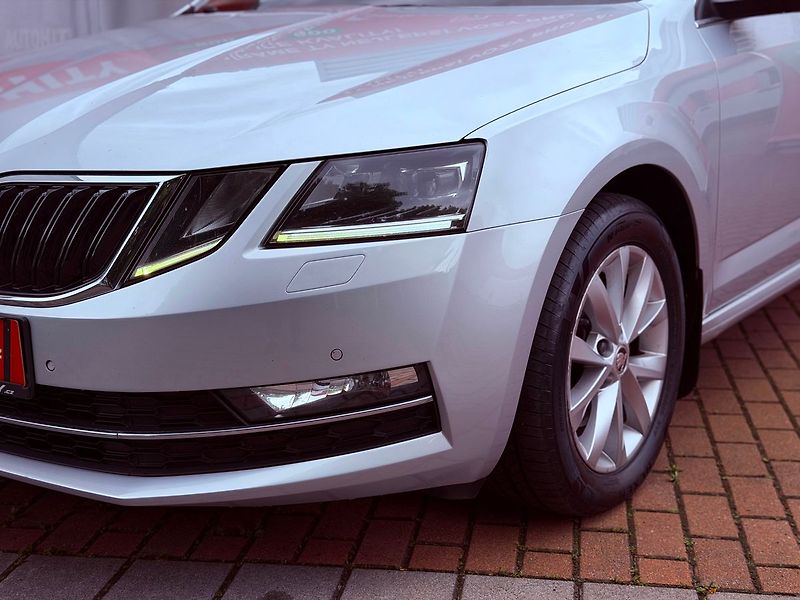 Škoda Octavia 2.0 TDi DSG Style, ČR - fotka 3 z 28