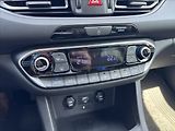 Hyundai i30 1,5 TGDi 118kW Smart ZÁRUKA - náhled 28
