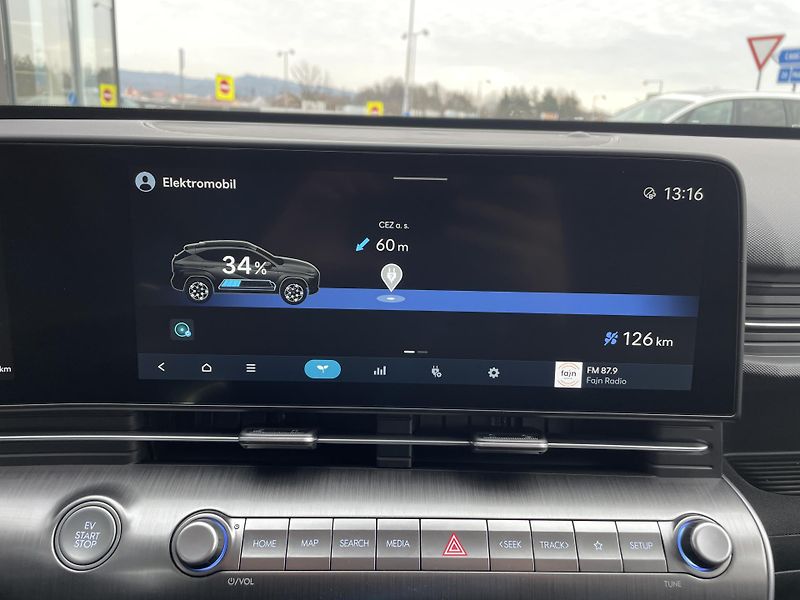 Hyundai Kona POWER 64,8 kWh CZECH EDITION - fotka 31 z 34