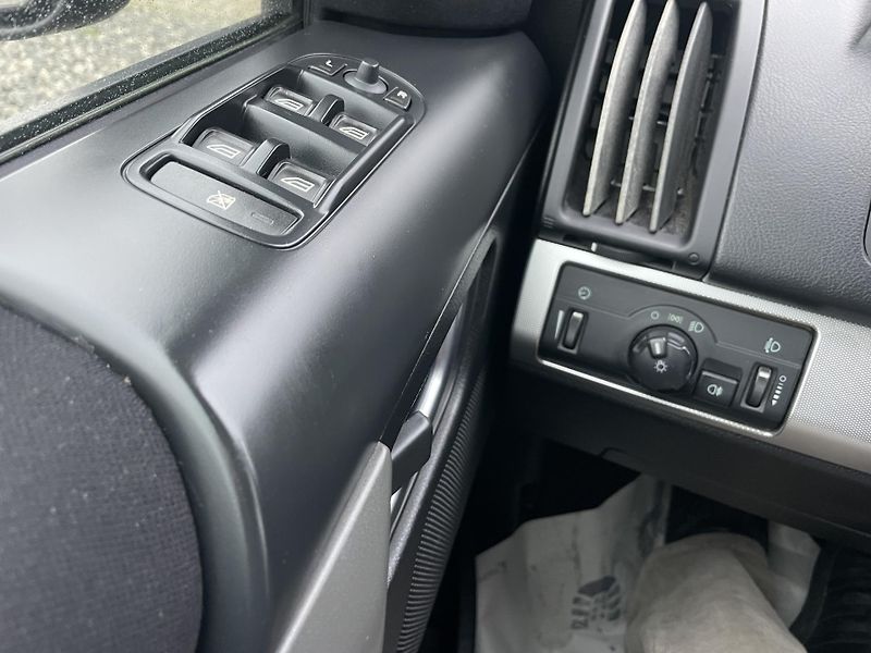 Land Rover Freelander 2.2TD4 160PS 4x4 136TKM SPORT! - fotka 191 z 201