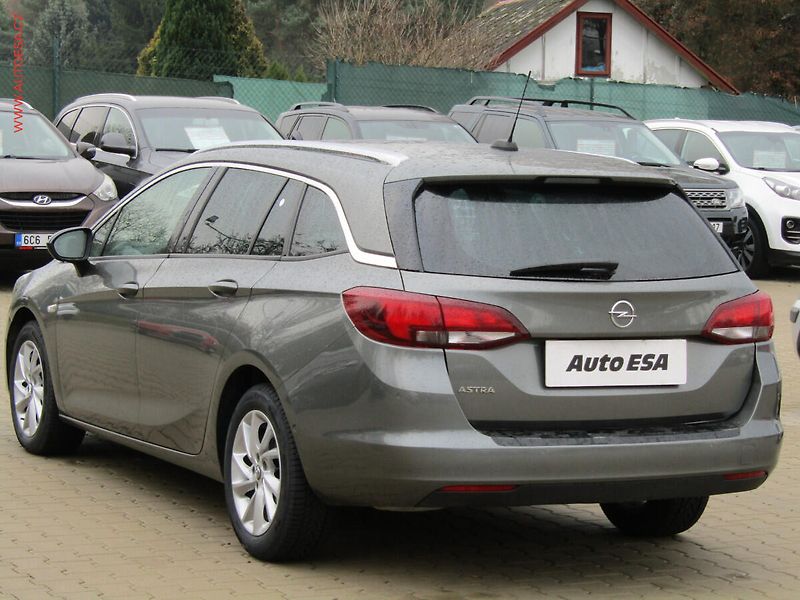 Opel Astra (2021) 1.5 CDTi, AT, LED, AC - fotka 4 z 20
