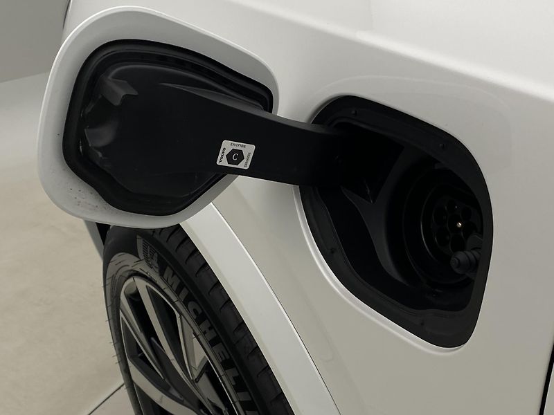 Volvo XC90 T8 AWD PLUG-IN ULTIMATE BRIGHT - fotka 32 z 74