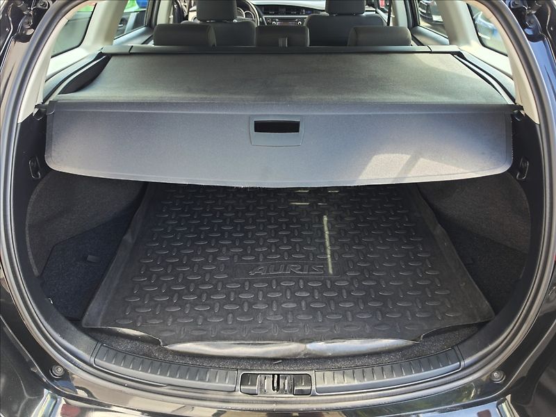 Toyota Auris 1,6 97 KW Automat kamera navi - fotka 25 z 44