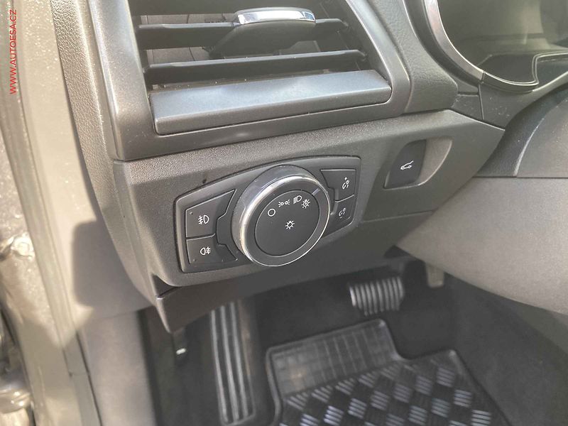 Ford Mondeo (2016) 2.0 TDCi, AT, LED, navi - fotka 15 z 19