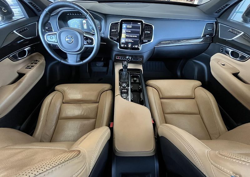Volvo XC90 D5 AWD VENT // REZERVACE - fotka 15 z 58