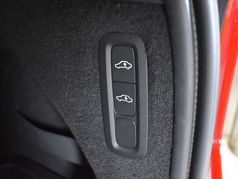 Volvo XC90 2,0 D5 AWD INS, Bowers,vzduch, - fotka 11 z 31