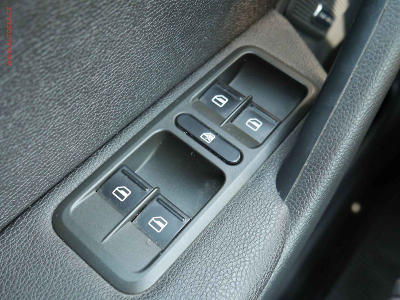 Škoda Yeti (2011) 2.0 TDi 4x4, Elegance, xenon - fotka 11 z 20